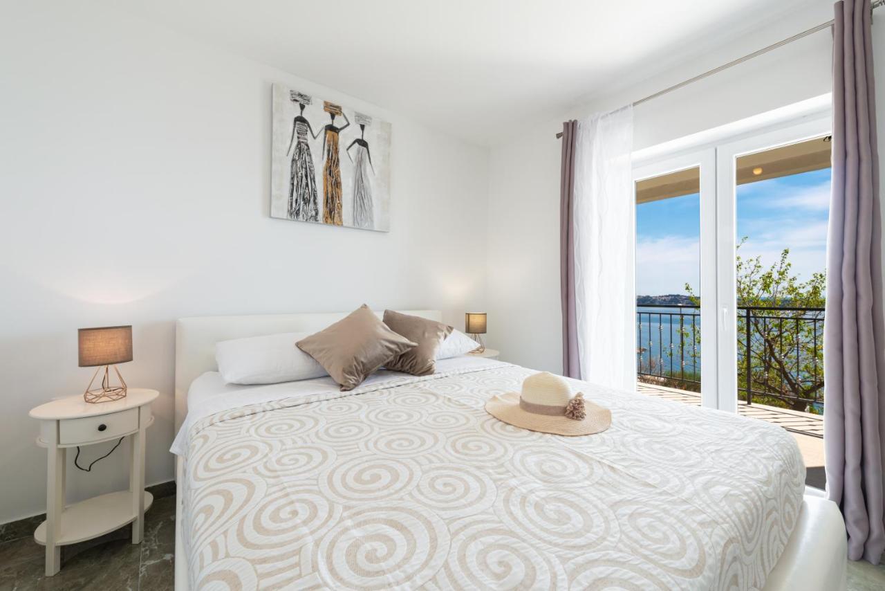 מליני Golden Seaview Holiday Home מראה חיצוני תמונה